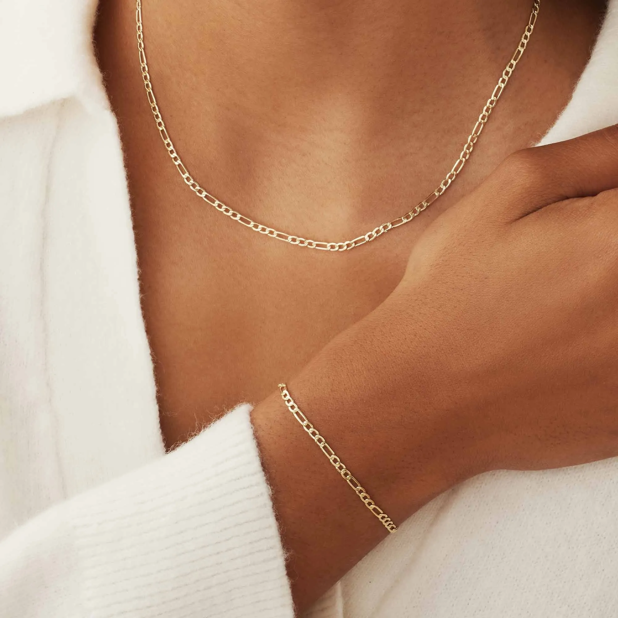 Cadeau d'Isabel 14 karat gold necklace and bracelet gift set