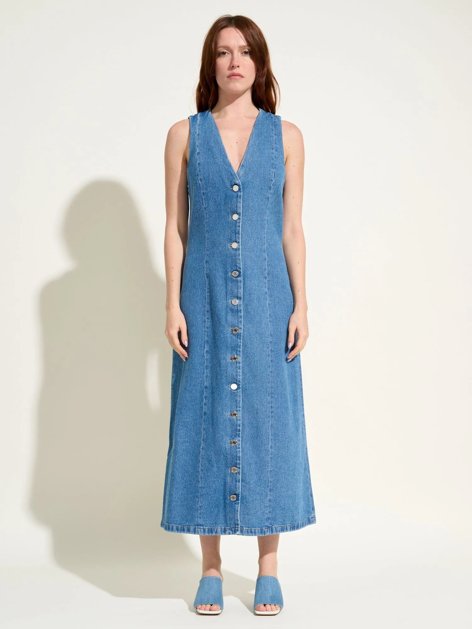 CALVINIA - Robe longue chasuble boutonnée en denim délavé Oeko-Tex Bleu