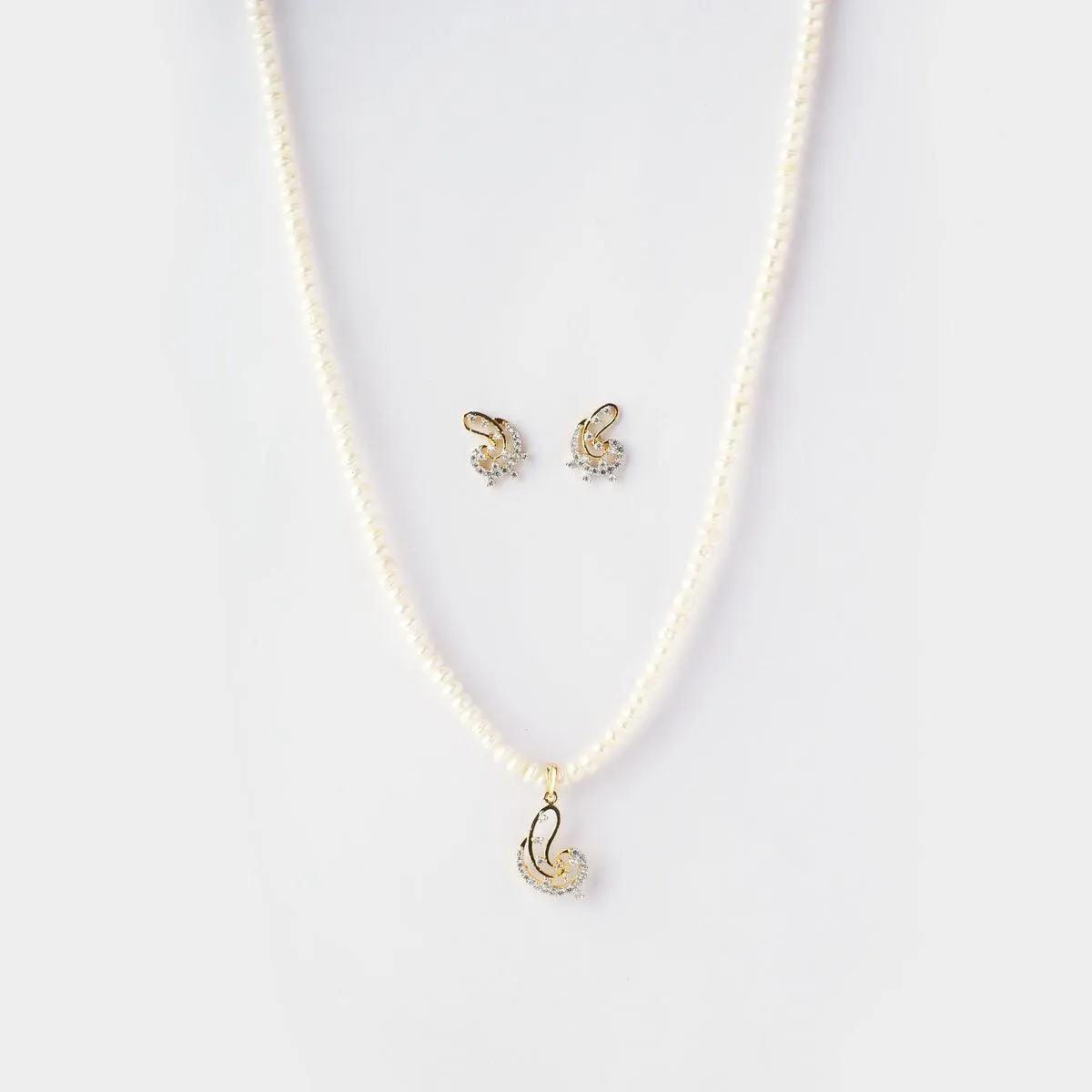 Elegant Pearl Necklace Set