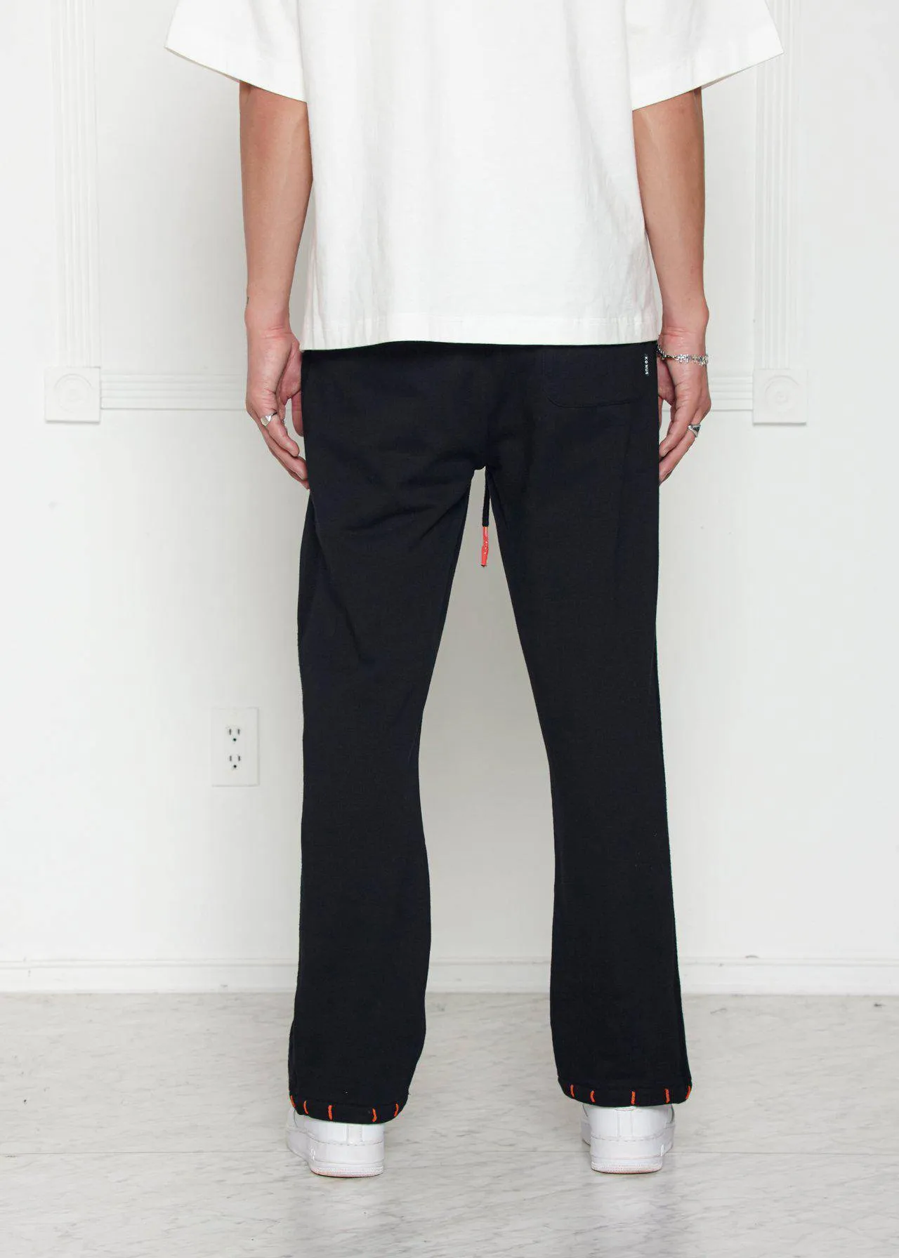 Konus Men's Wide Leg Sweatpants in Black