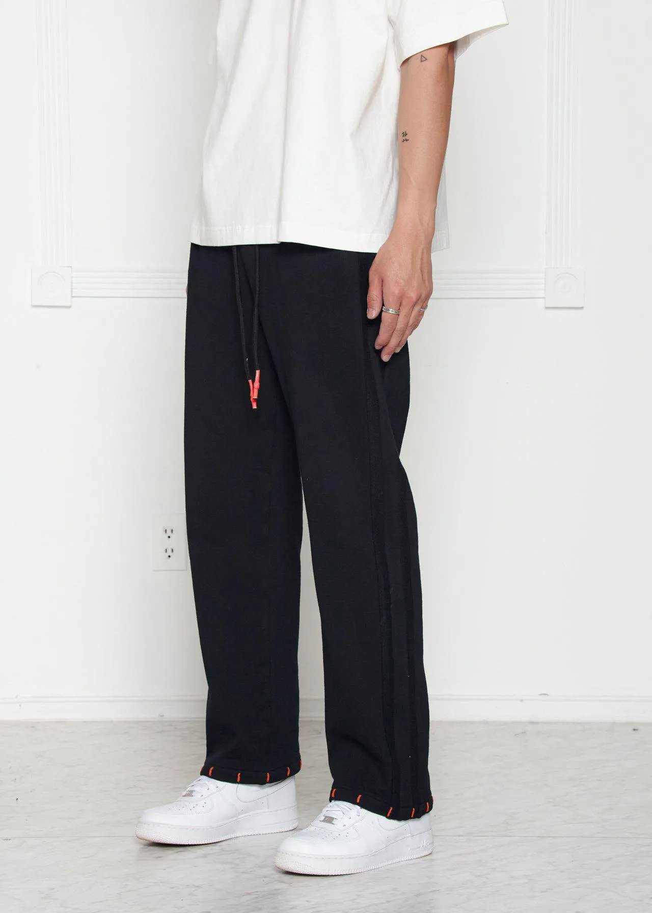 Konus Men's Wide Leg Sweatpants in Black
