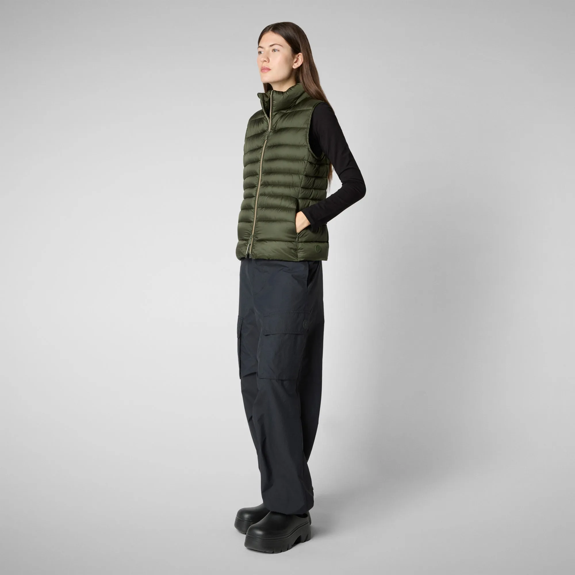 Woman's vest Lynn in pine green